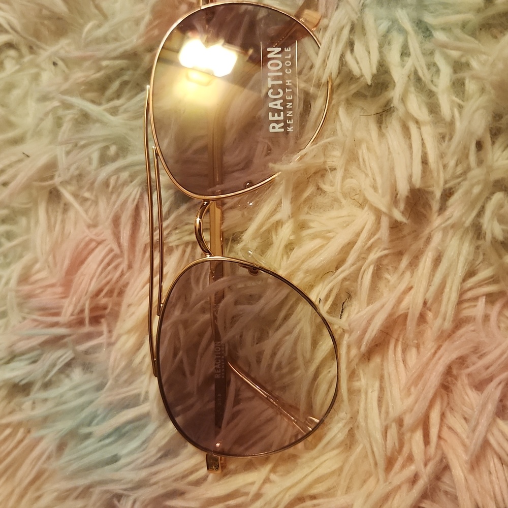 NWOT Kenneth Reaction rose colored women's aviator sunglasses